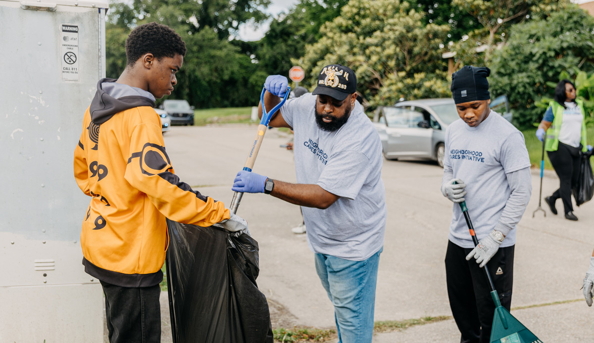 clean up volunteers